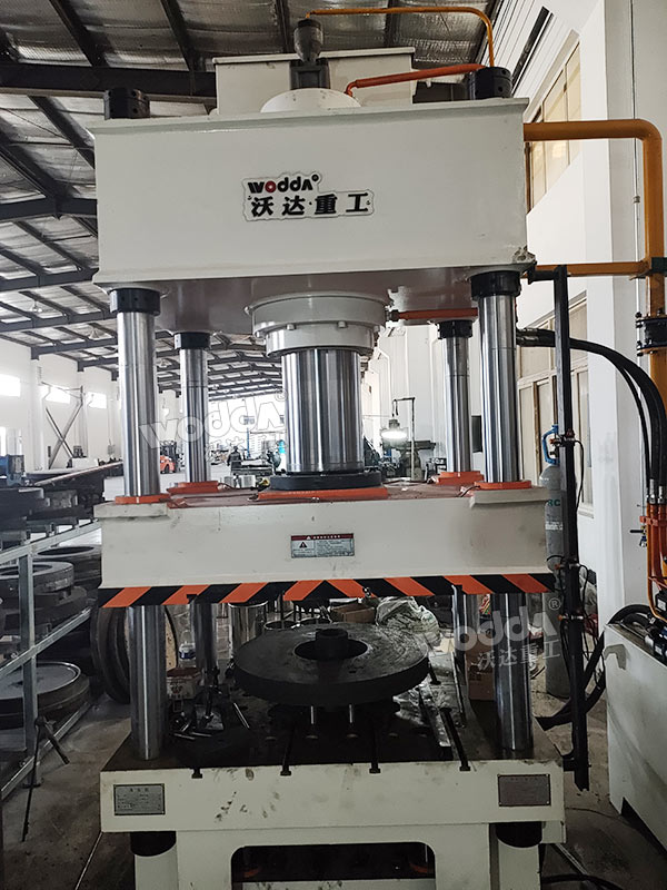 200噸不銹鋼鍋拉伸液壓機(jī)