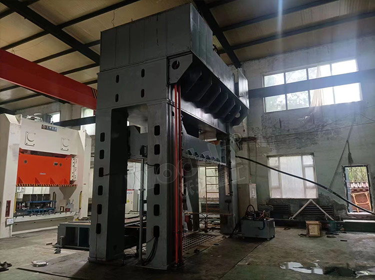 630噸框架式液壓機(jī)現(xiàn)場(chǎng)試機(jī) 630噸框架式液壓機(jī)現(xiàn)場(chǎng)試機(jī)