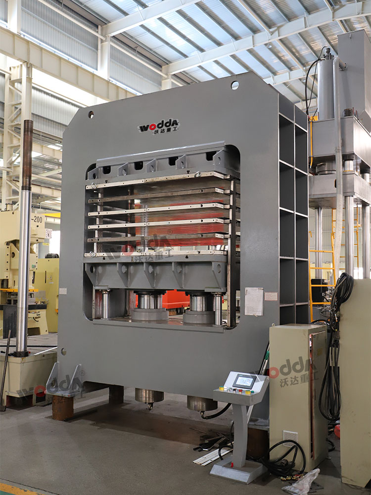 400噸龍門液壓機(jī) 400噸龍門液壓機(jī)